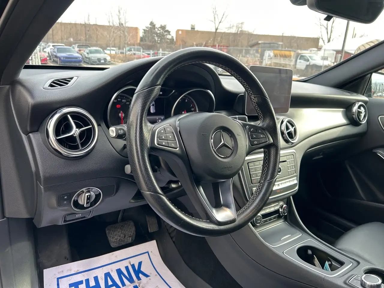Mercedes-Benz GLA снимка Mercedes-Benz GLA