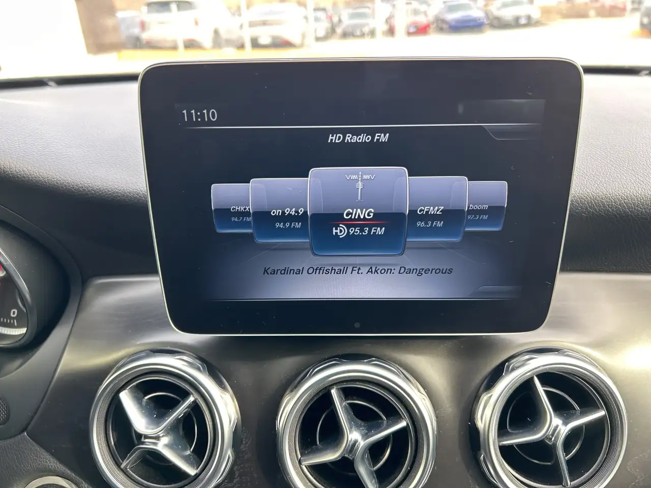 Mercedes-Benz GLA снимка Mercedes-Benz GLA