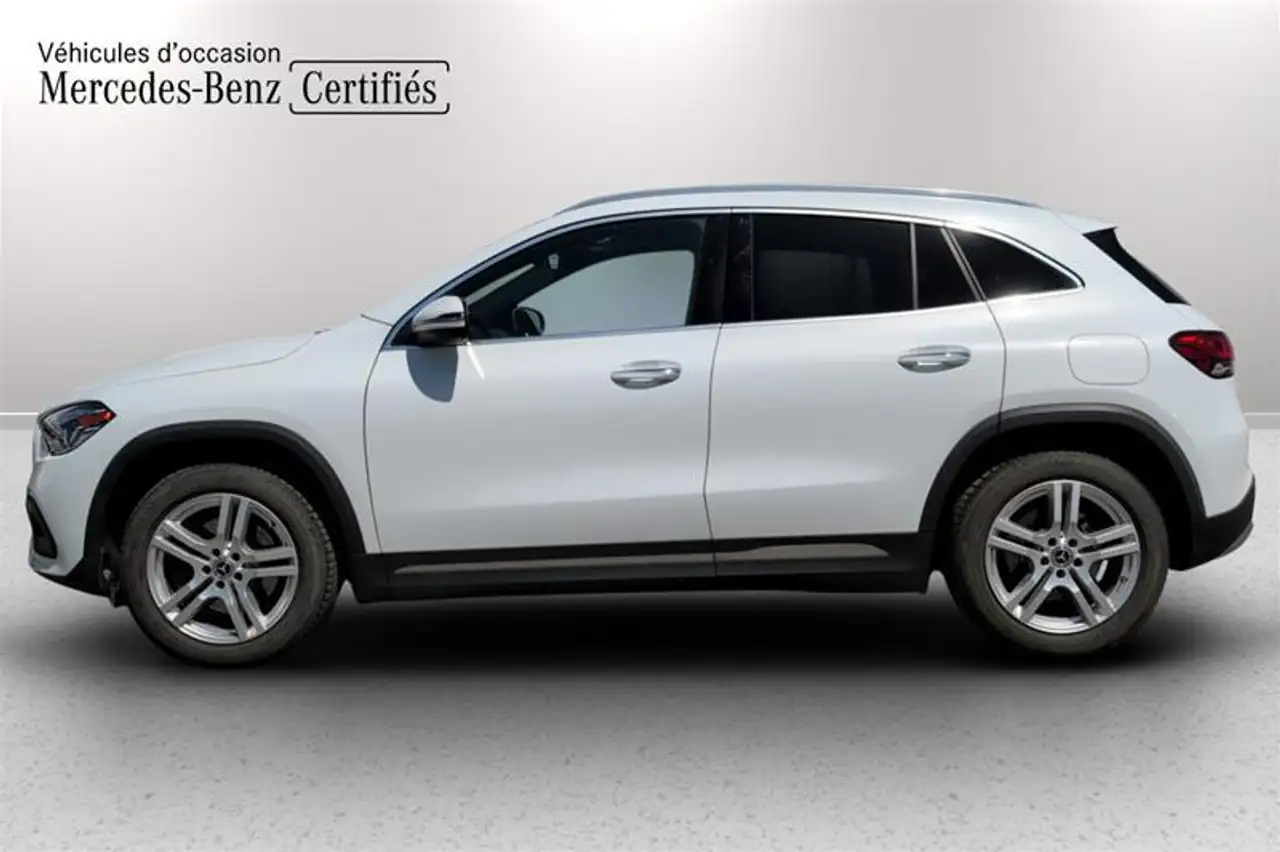 Mercedes-Benz GLA снимка Mercedes-Benz GLA