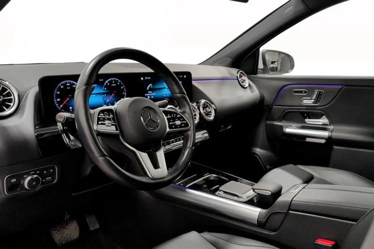 Mercedes-Benz GLA снимка Mercedes-Benz GLA