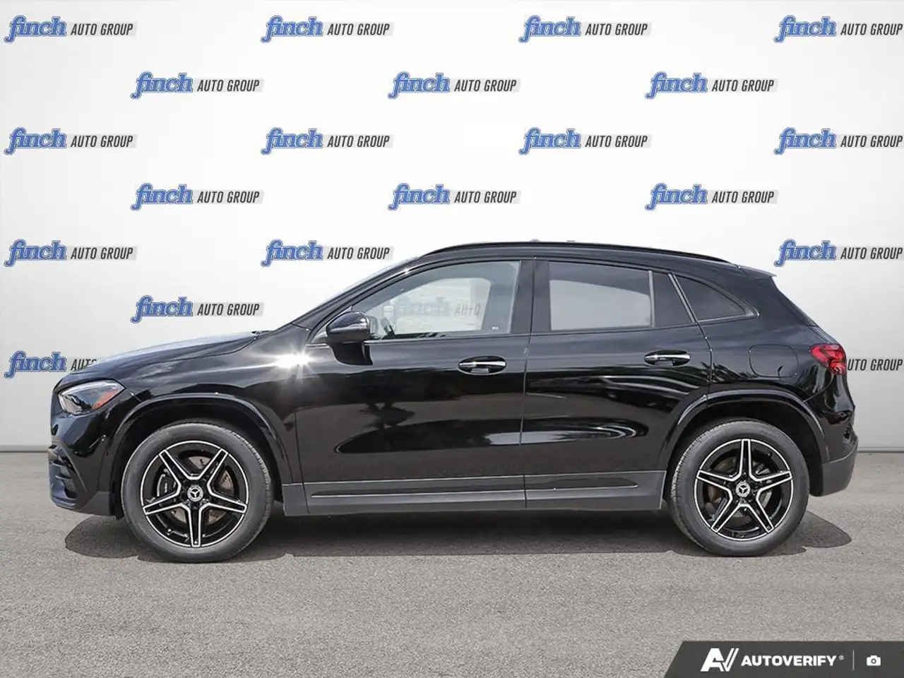 Mercedes-Benz GLA снимка Mercedes-Benz GLA