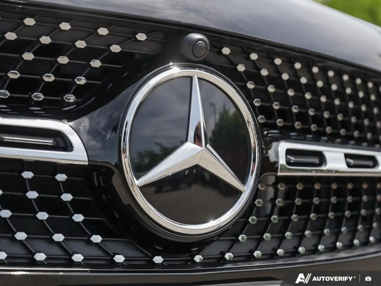Mercedes-Benz GLA снимка Mercedes-Benz GLA