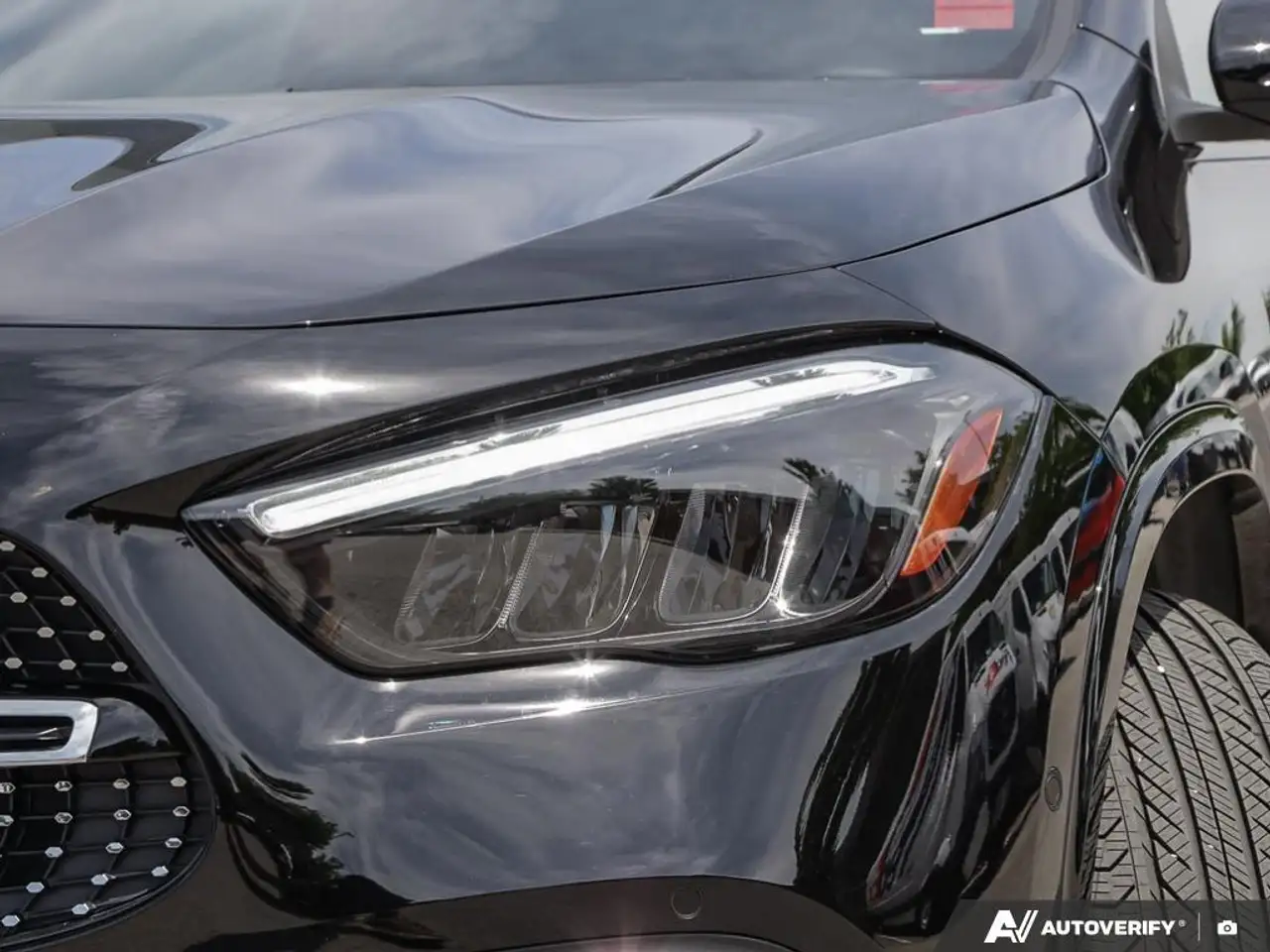 Mercedes-Benz GLA снимка Mercedes-Benz GLA