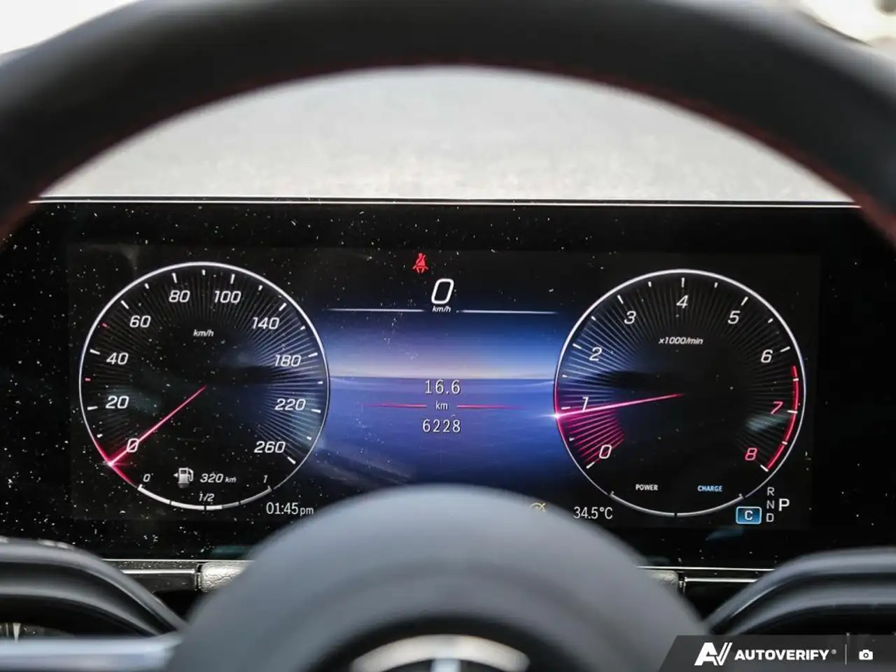 Mercedes-Benz GLA снимка Mercedes-Benz GLA