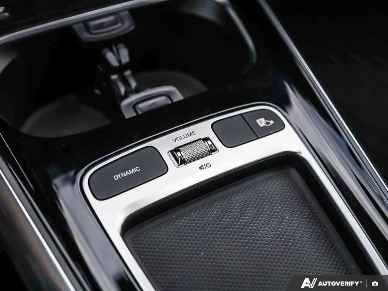 Mercedes-Benz GLA снимка Mercedes-Benz GLA