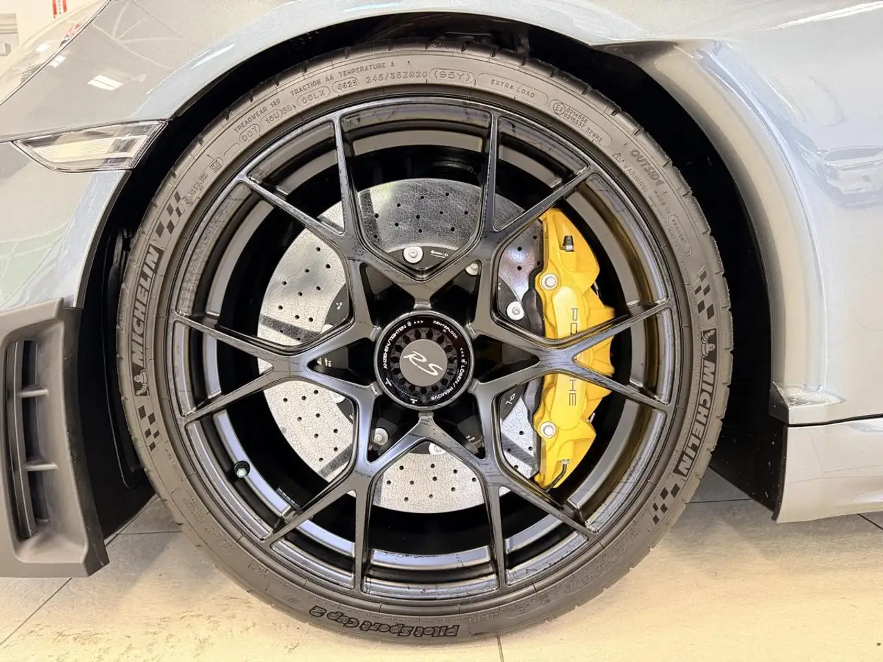 Porsche 718 Spyder снимка Porsche 718 Spyder