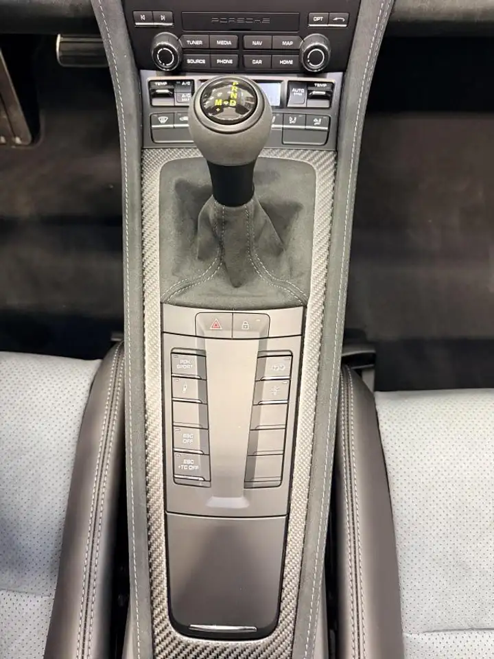 Porsche 718 Spyder снимка Porsche 718 Spyder