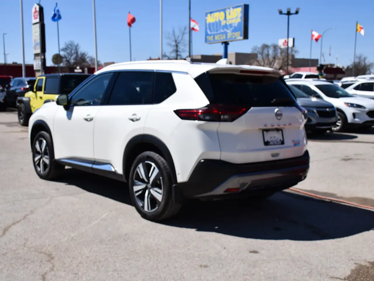Nissan Rogue снимка Nissan Rogue