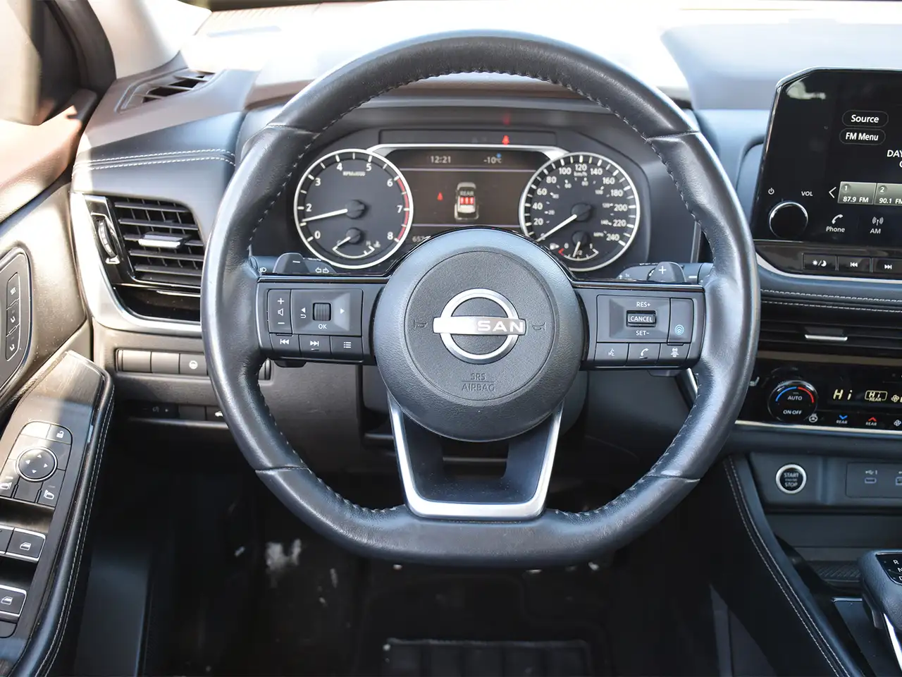 Nissan Rogue снимка Nissan Rogue