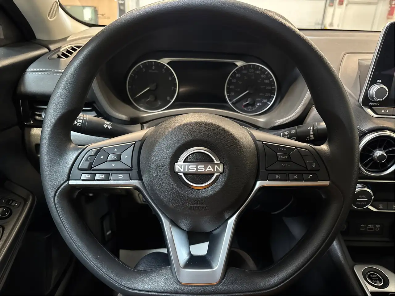 Nissan Sentra снимка Nissan Sentra