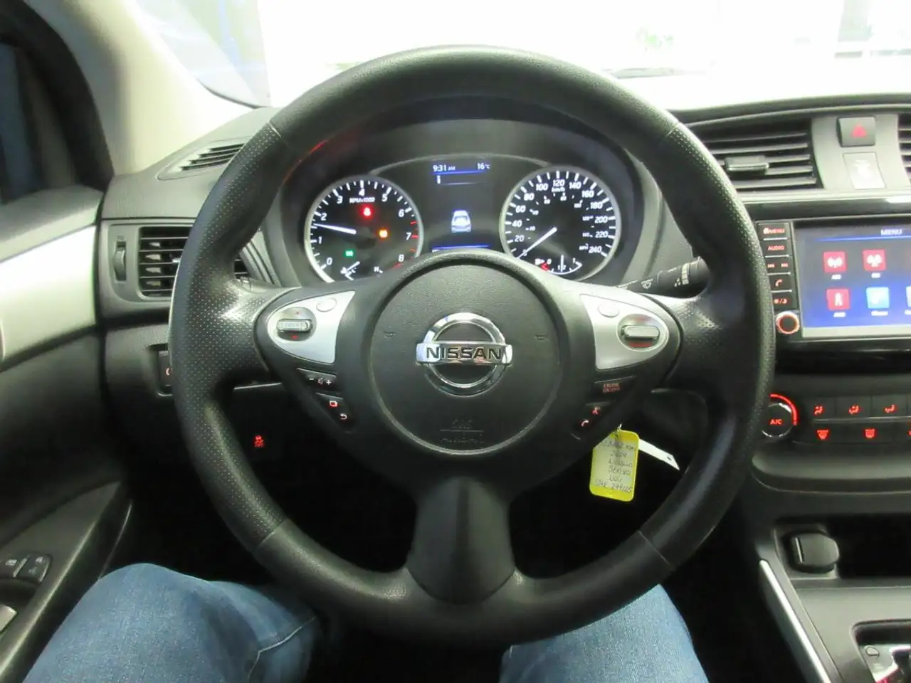 Nissan Sentra снимка Nissan Sentra