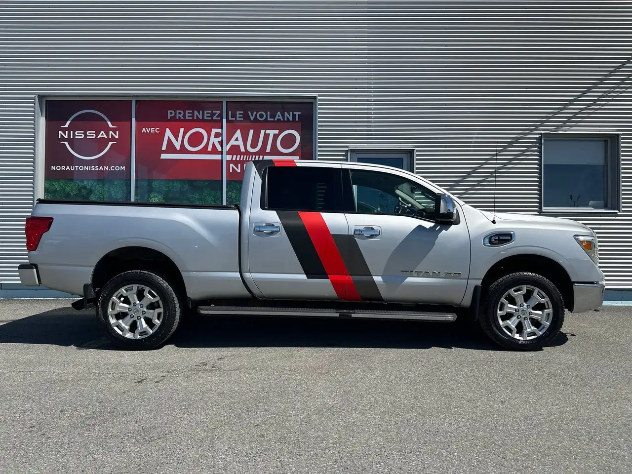 Nissan Titan XD снимка Nissan Titan XD