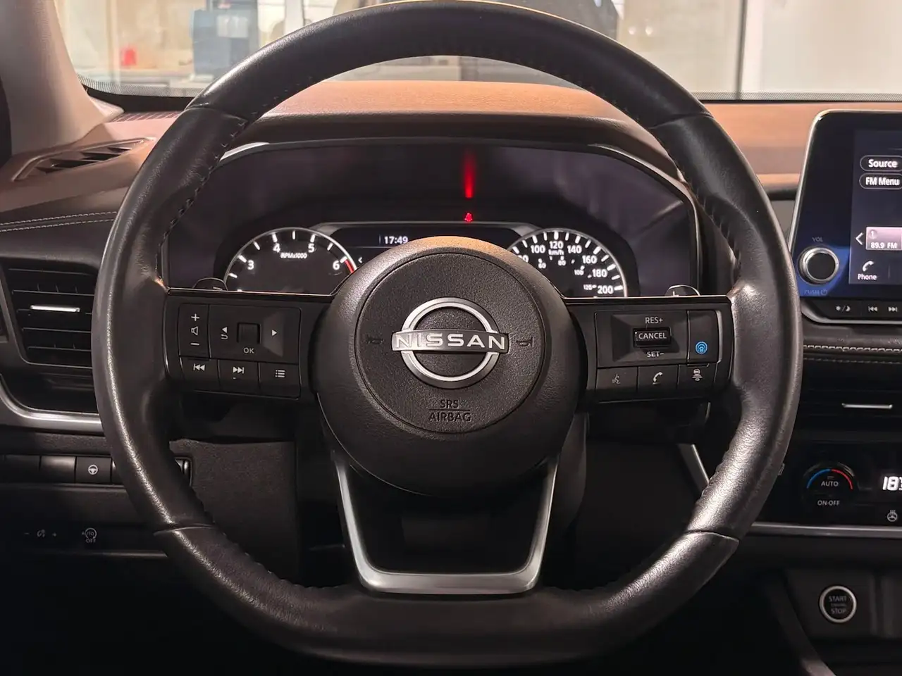 Nissan Rogue снимка Nissan Rogue