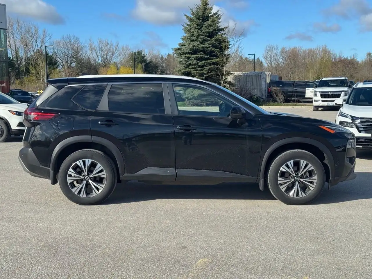 Nissan Rogue снимка Nissan Rogue