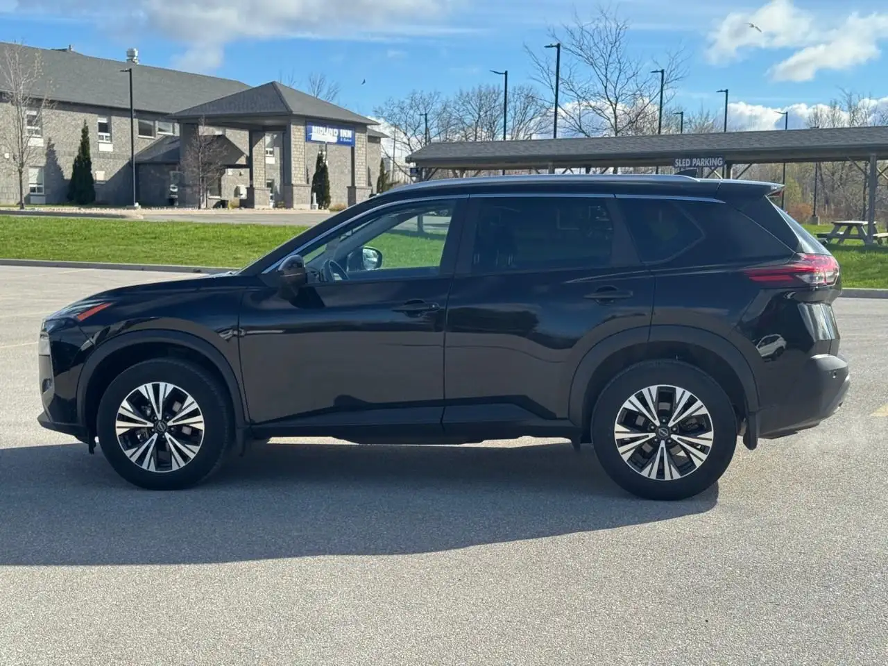 Nissan Rogue снимка Nissan Rogue