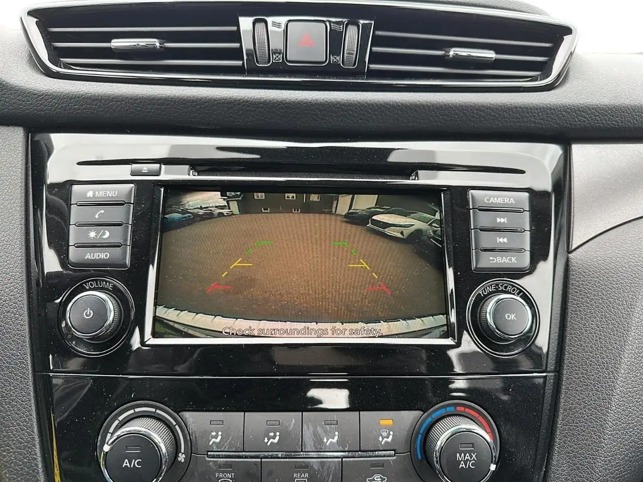 Nissan Qashqai снимка Nissan Qashqai
