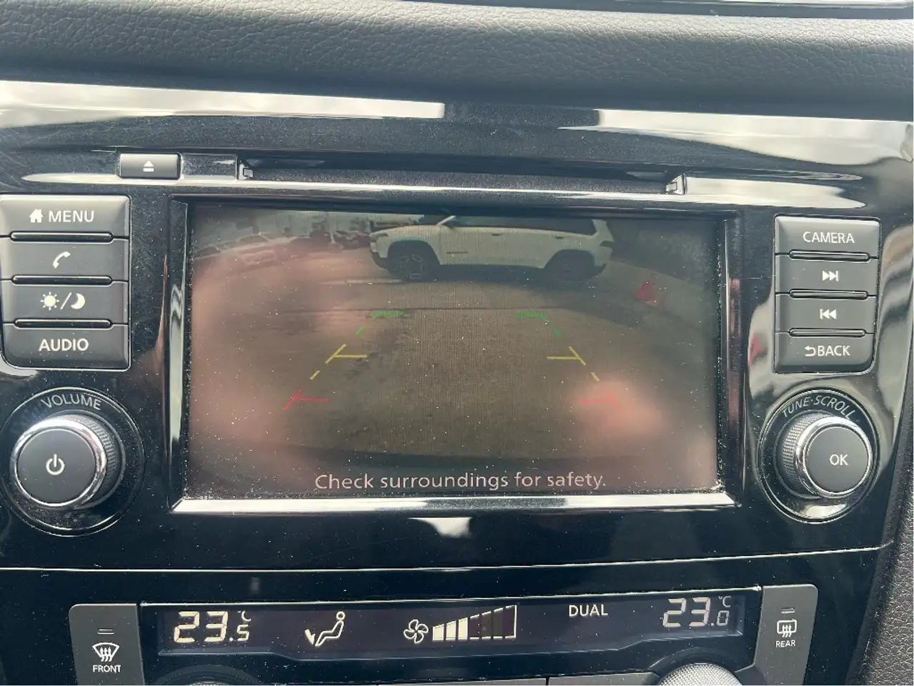Nissan Qashqai снимка Nissan Qashqai