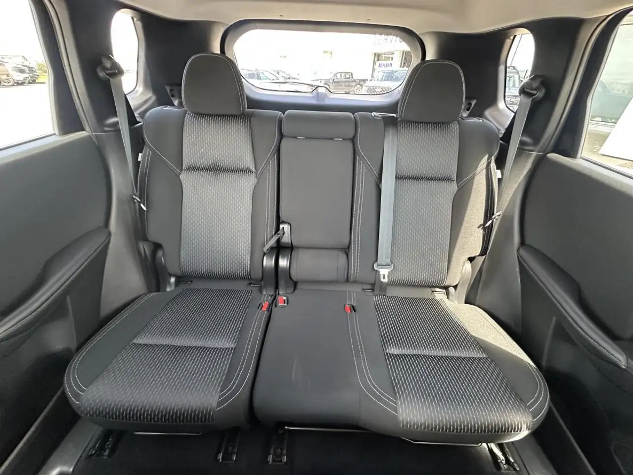 Mitsubishi Outlander снимка Mitsubishi Outlander