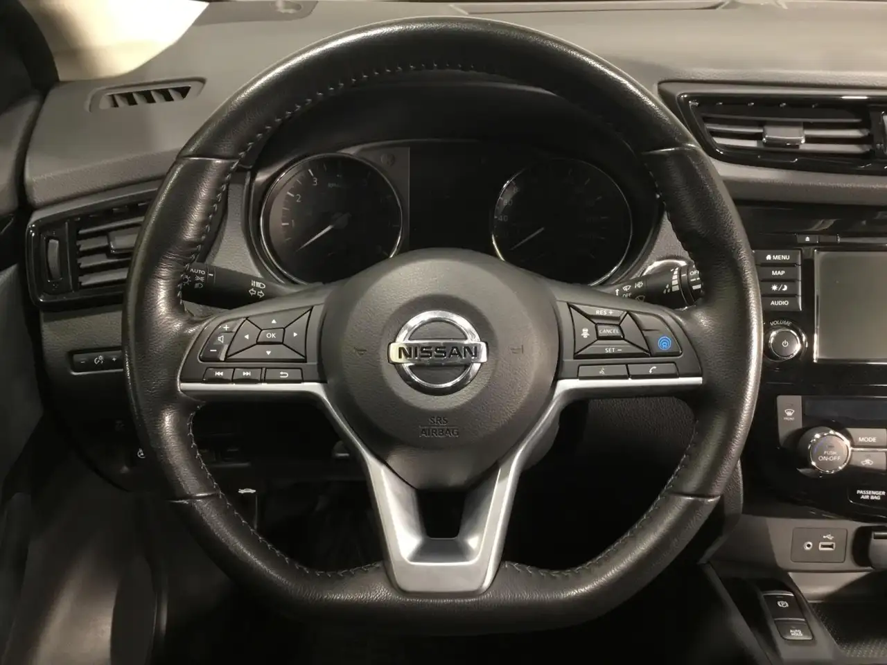 Nissan Qashqai снимка Nissan Qashqai