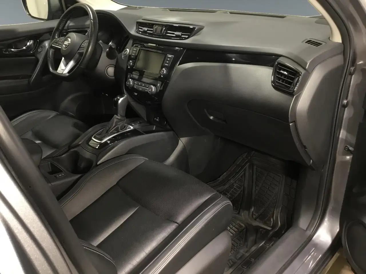 Nissan Qashqai снимка Nissan Qashqai