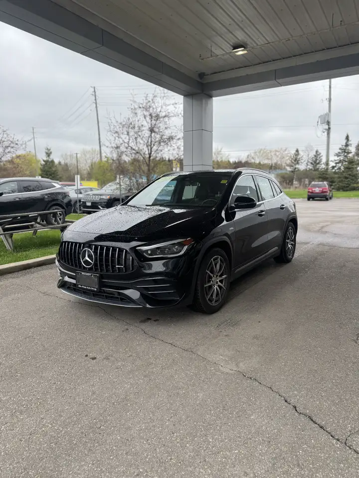 Mercedes-Benz GLA снимка Mercedes-Benz GLA