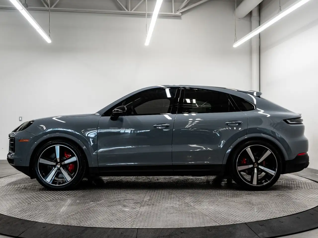 Porsche Cayenne снимка Porsche Cayenne
