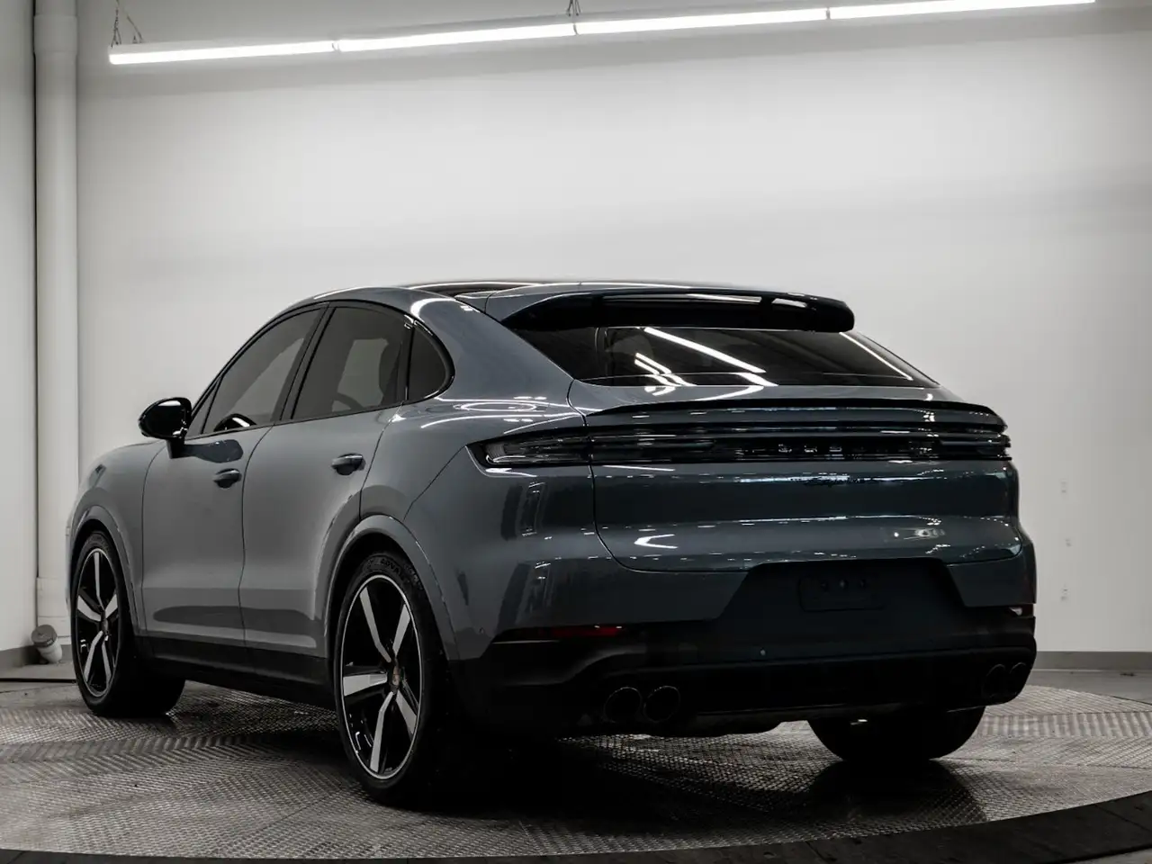 Porsche Cayenne снимка Porsche Cayenne