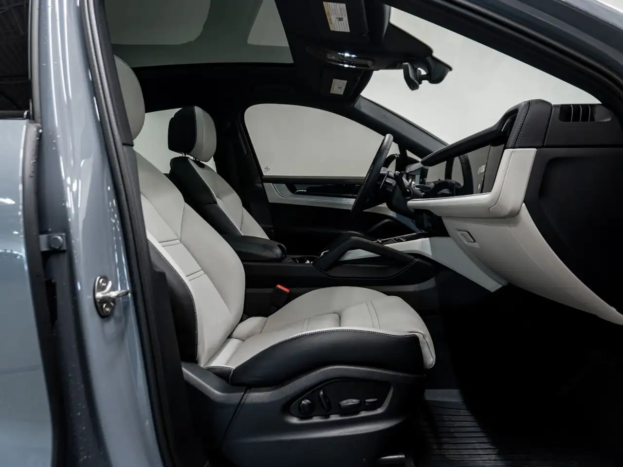 Porsche Cayenne снимка Porsche Cayenne