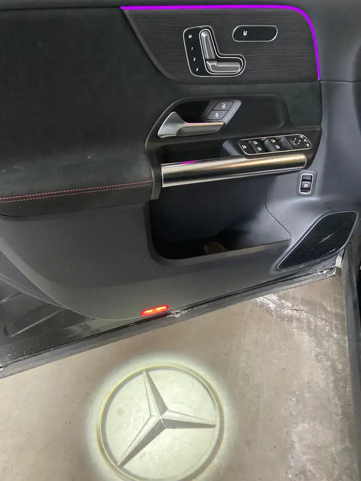 Mercedes-Benz GLA снимка Mercedes-Benz GLA
