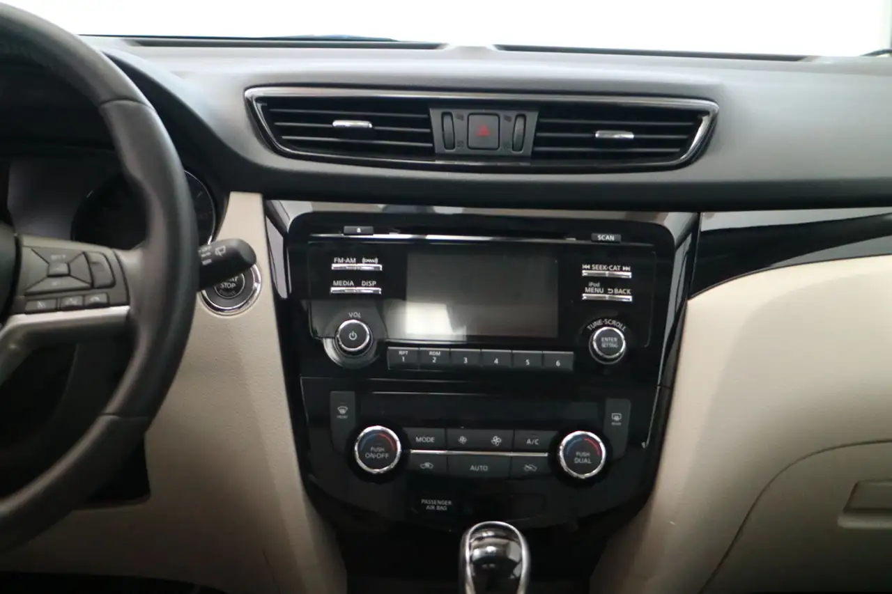 Nissan Qashqai снимка Nissan Qashqai