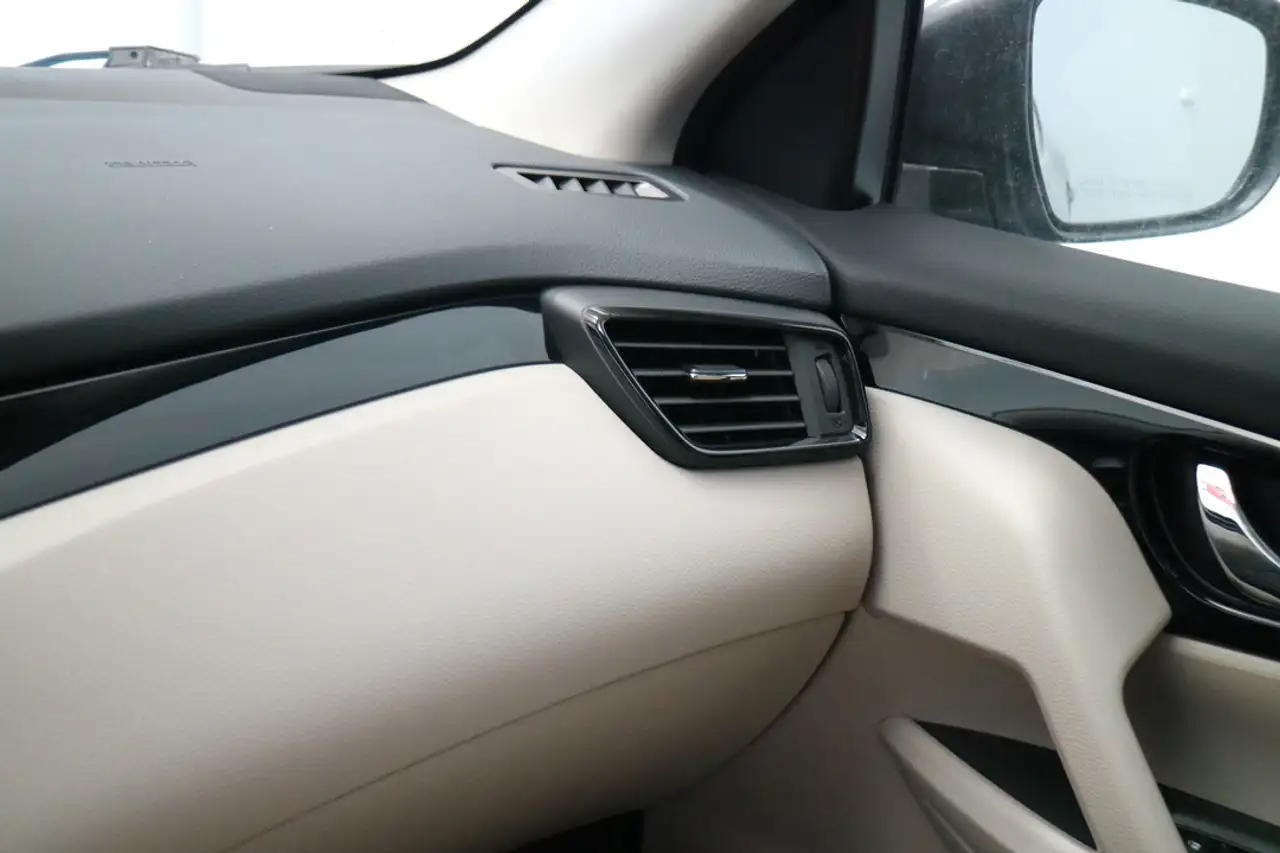 Nissan Qashqai снимка Nissan Qashqai