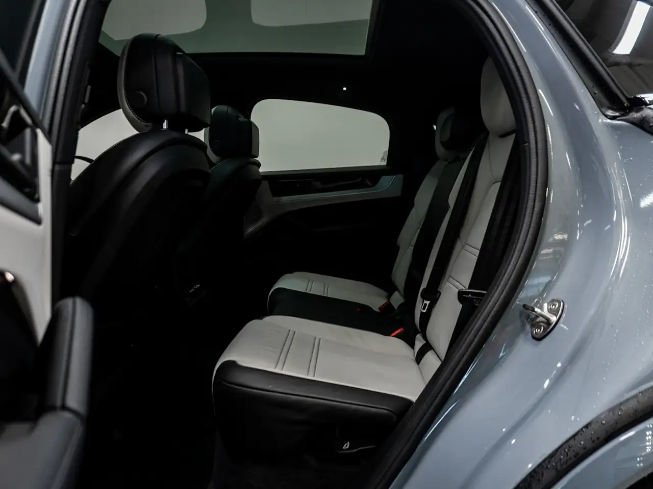 Porsche Cayenne снимка Porsche Cayenne