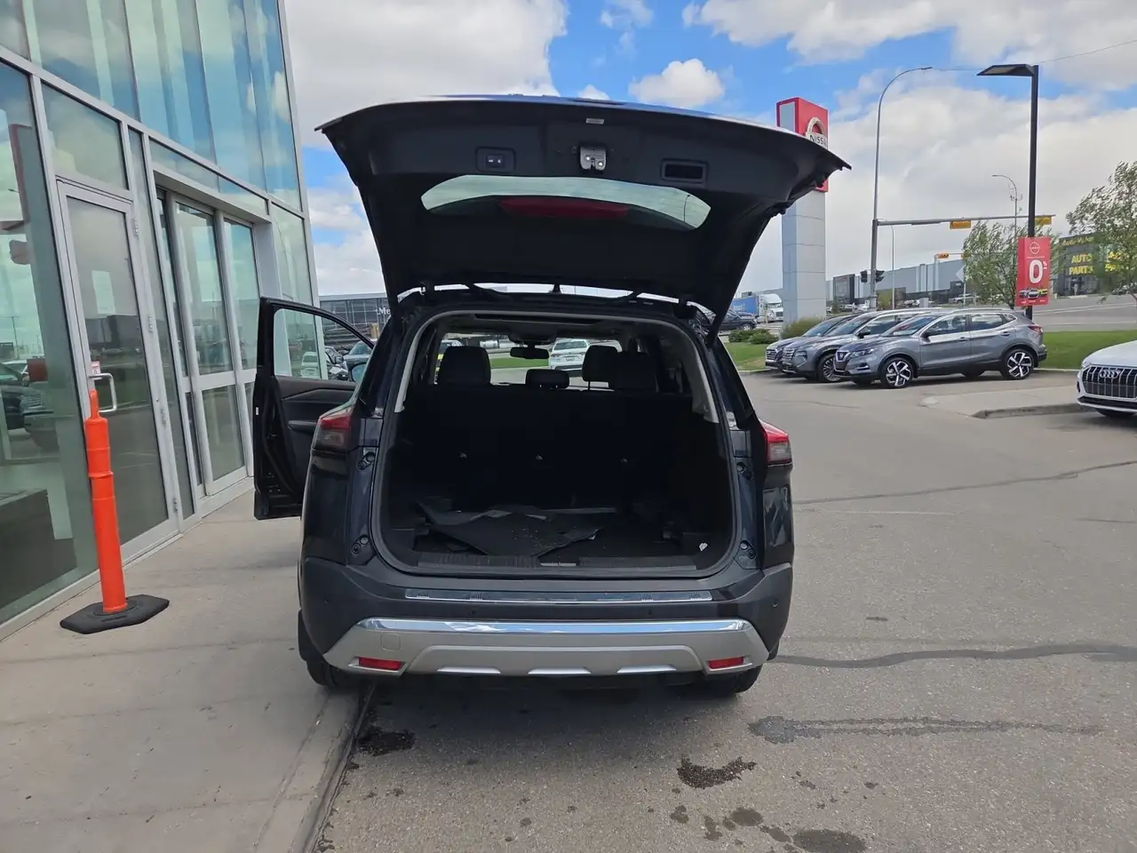 Nissan Rogue снимка Nissan Rogue