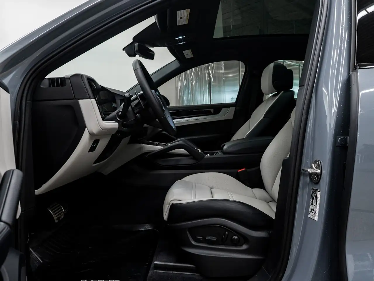 Porsche Cayenne снимка Porsche Cayenne
