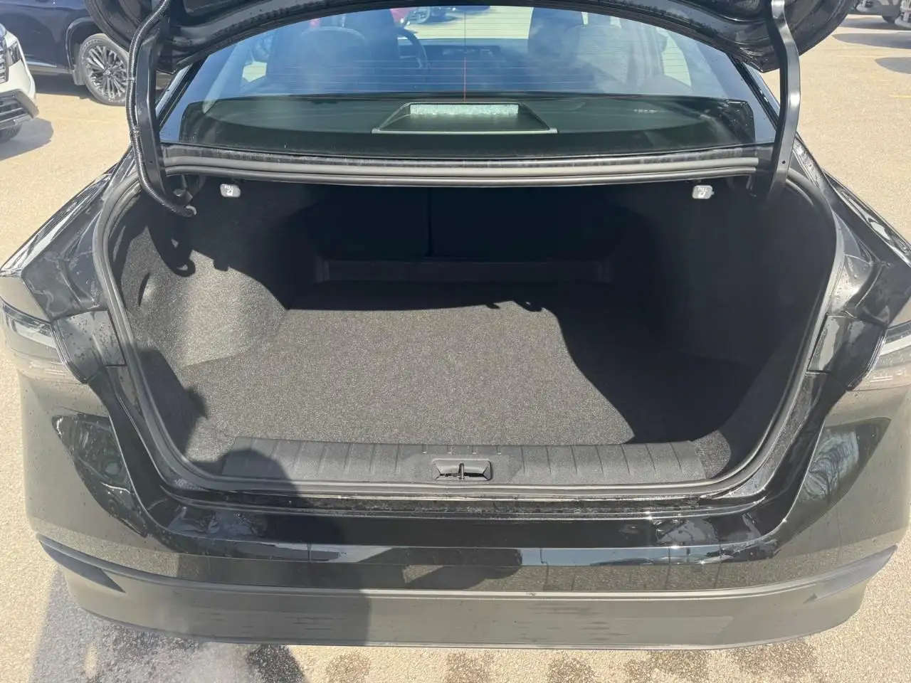Nissan Sentra снимка Nissan Sentra