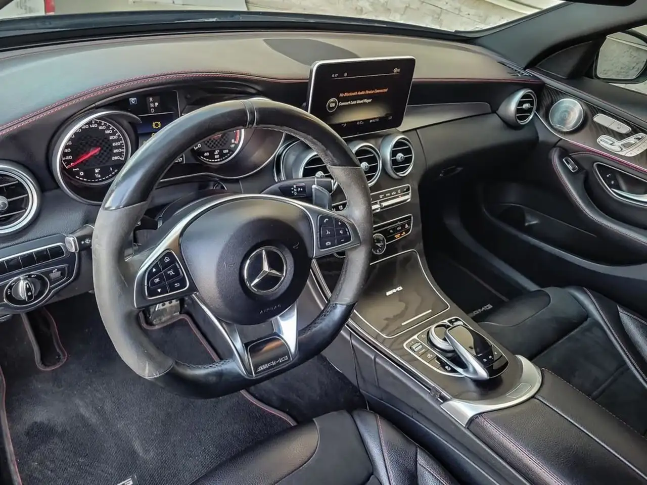 Mercedes-Benz C-Class снимка Mercedes-Benz C-Class