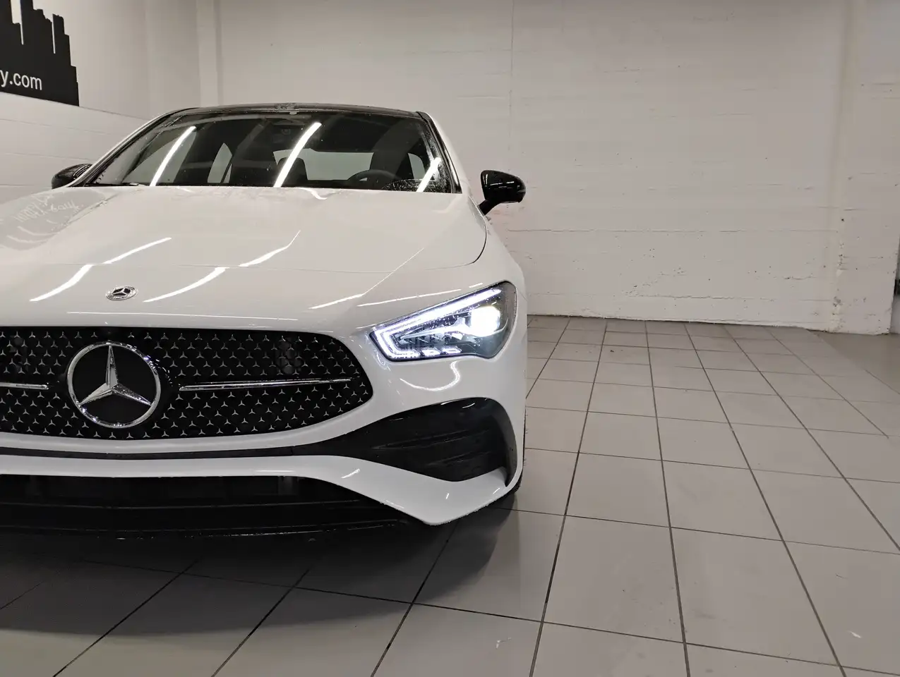 Mercedes-Benz CLA снимка Mercedes-Benz CLA