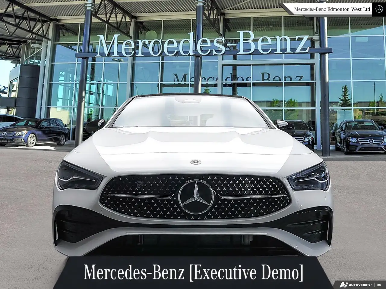 Mercedes-Benz CLA снимка Mercedes-Benz CLA