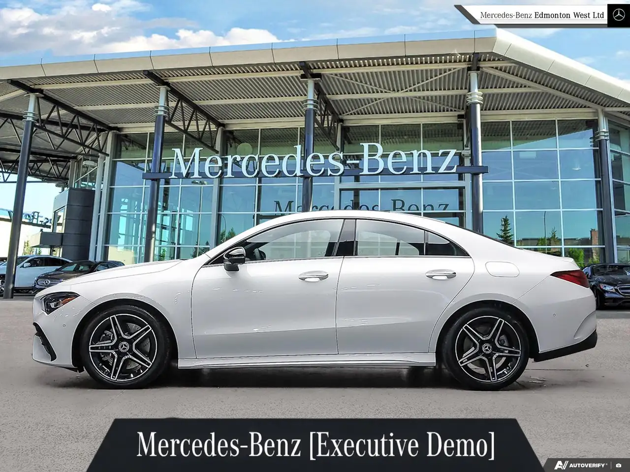 Mercedes-Benz CLA снимка Mercedes-Benz CLA