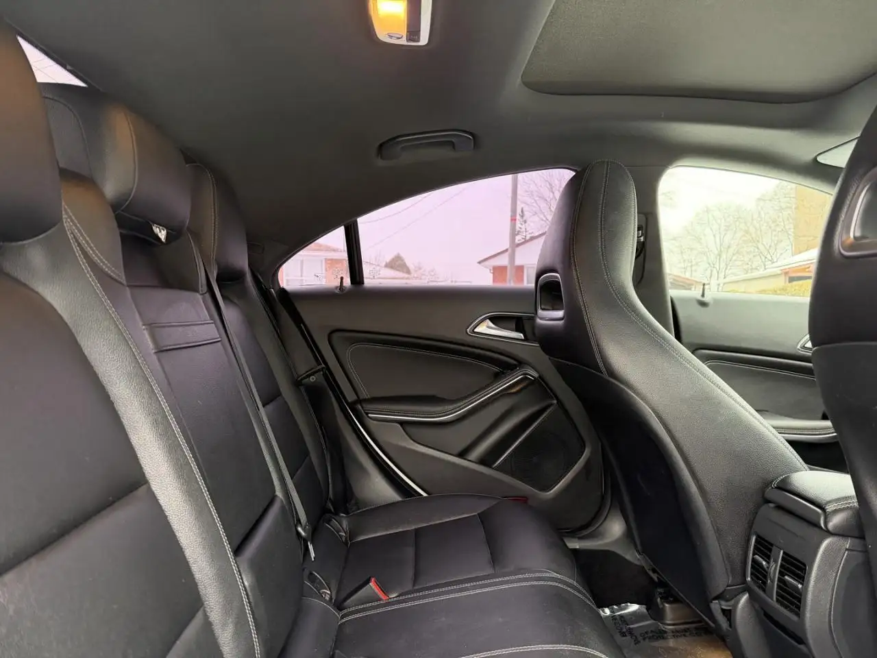 Mercedes-Benz CLA снимка Mercedes-Benz CLA