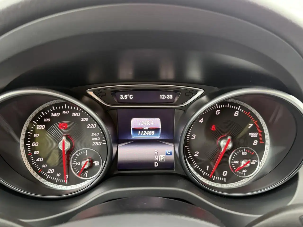 Mercedes-Benz CLA снимка Mercedes-Benz CLA
