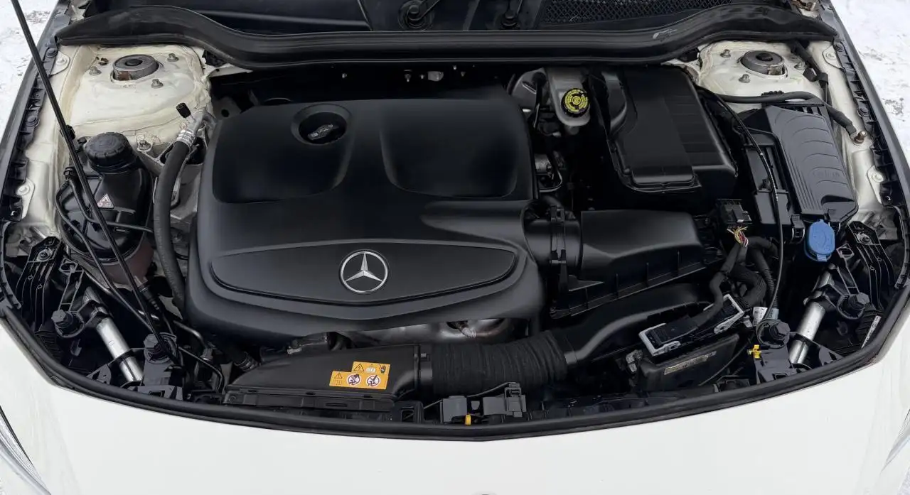 Mercedes-Benz CLA снимка Mercedes-Benz CLA