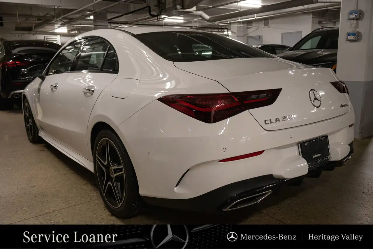 Mercedes-Benz CLA снимка Mercedes-Benz CLA