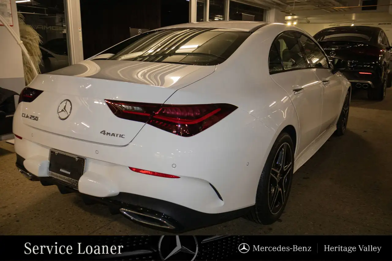 Mercedes-Benz CLA снимка Mercedes-Benz CLA