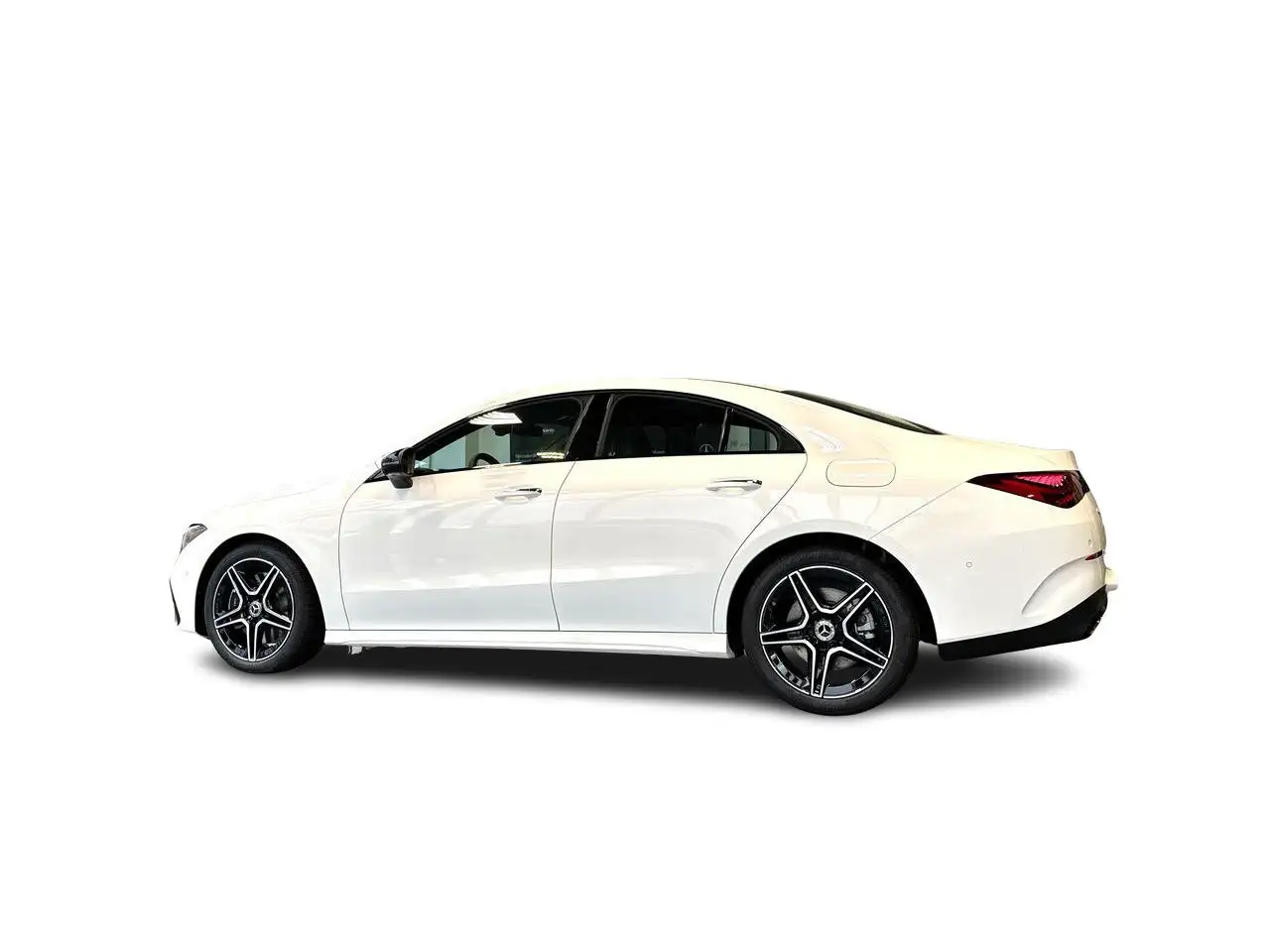 Mercedes-Benz CLA снимка Mercedes-Benz CLA