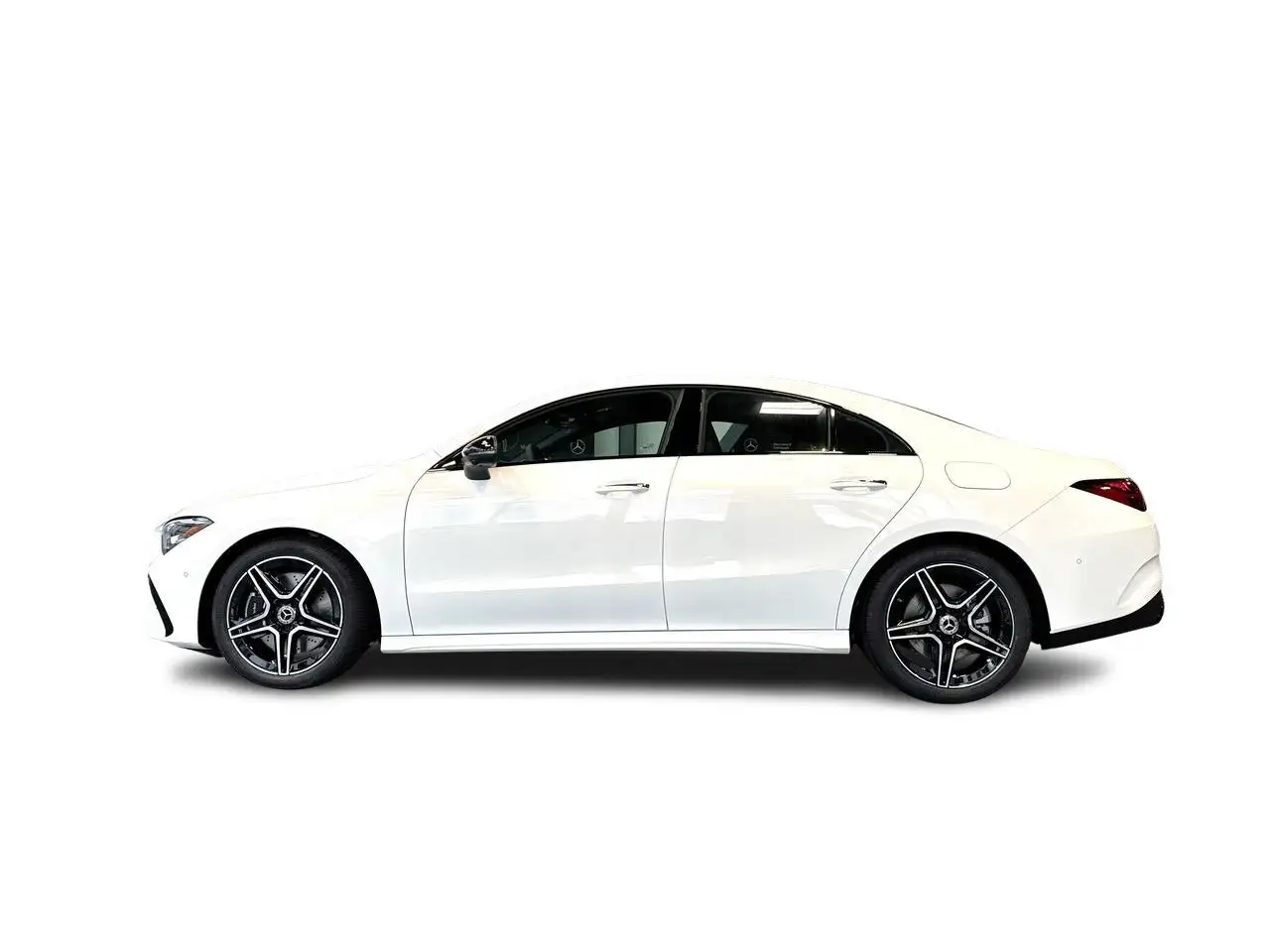 Mercedes-Benz CLA снимка Mercedes-Benz CLA