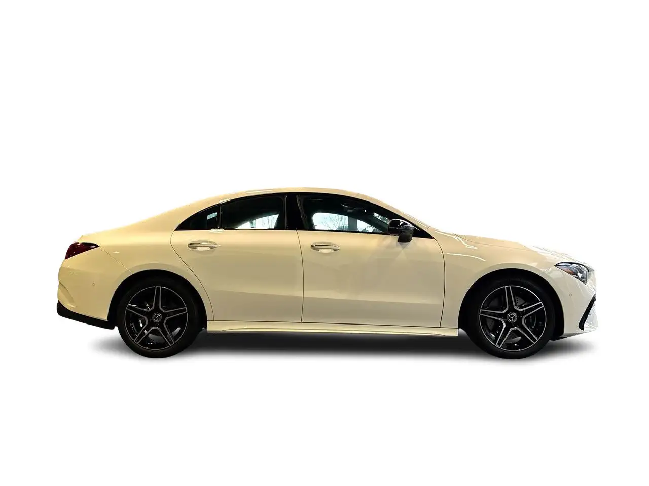 Mercedes-Benz CLA снимка Mercedes-Benz CLA