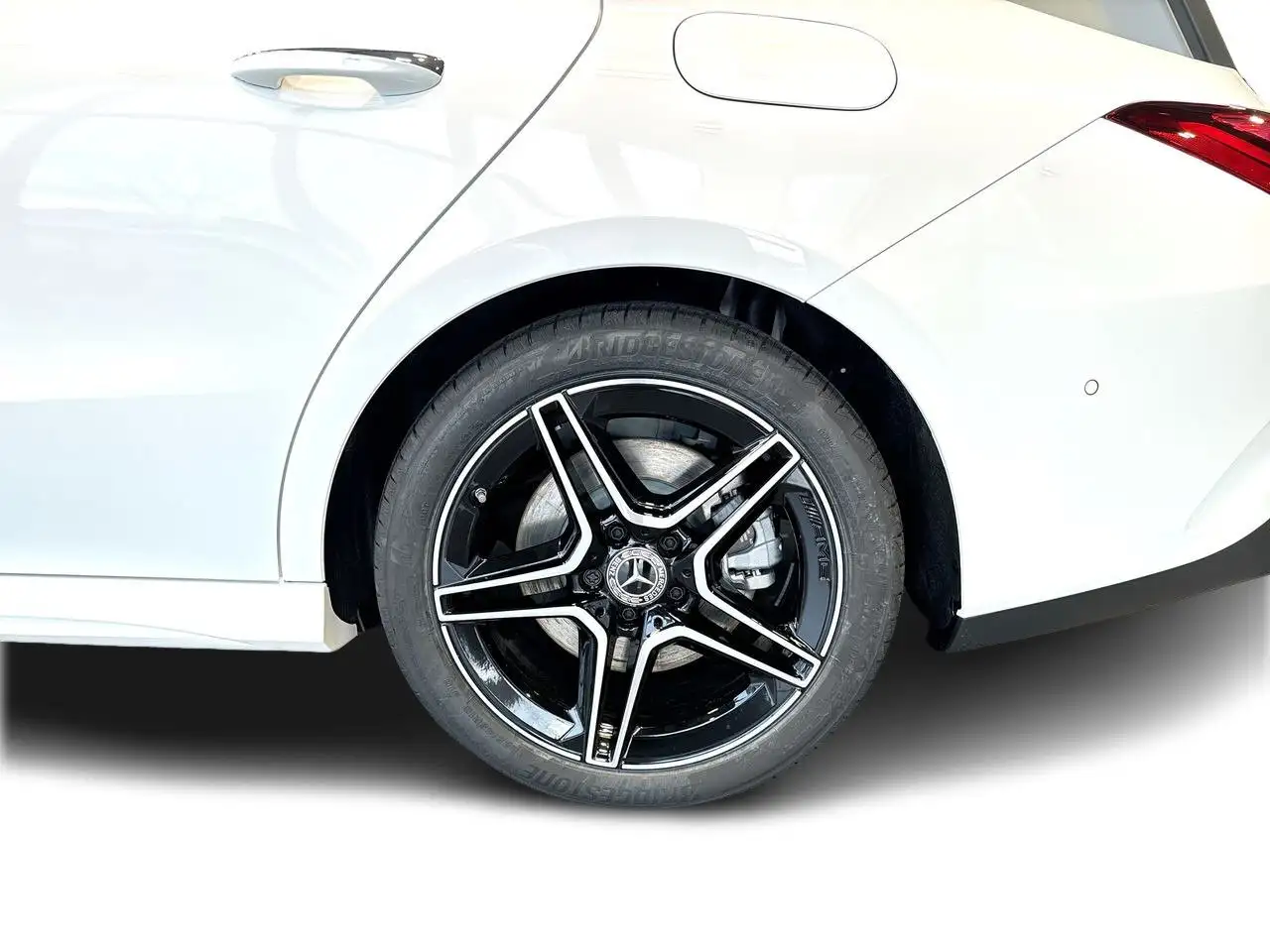 Mercedes-Benz CLA снимка Mercedes-Benz CLA
