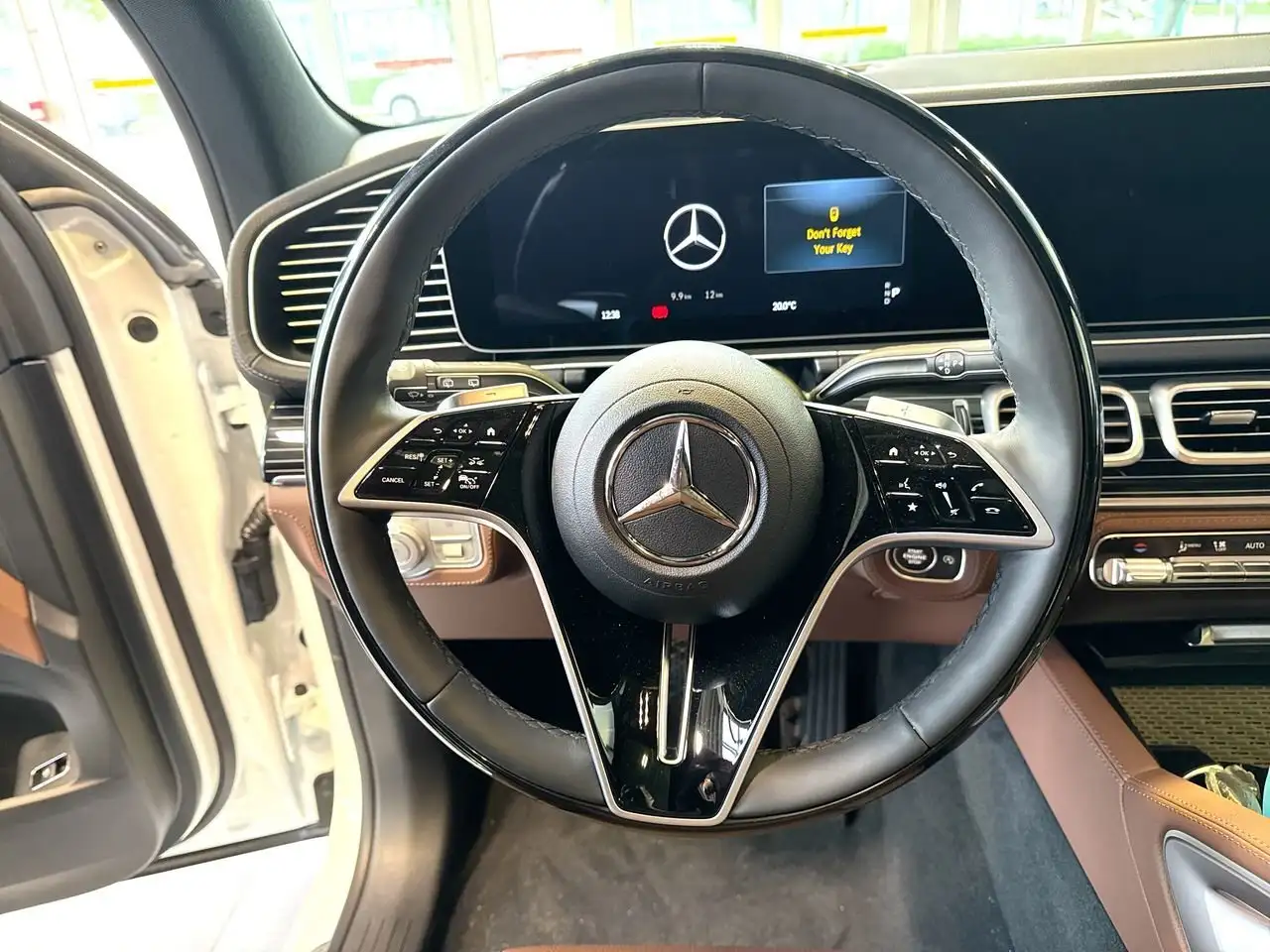 Mercedes-Benz GLE снимка Mercedes-Benz GLE