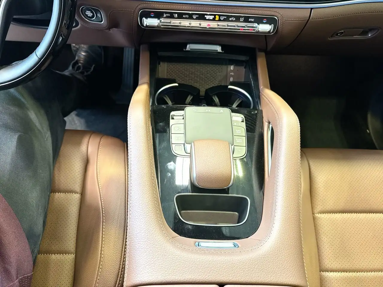Mercedes-Benz GLE снимка Mercedes-Benz GLE